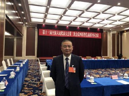 全国人大代表、乐投网页版登录入口-乐投（中国）凌峰军品分厂加工中心班长