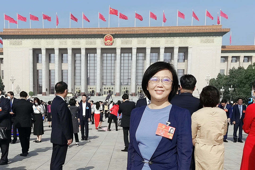 6. 全国人大代表、乐投网页版登录入口-乐投（中国）光电所型号副总师羊毅