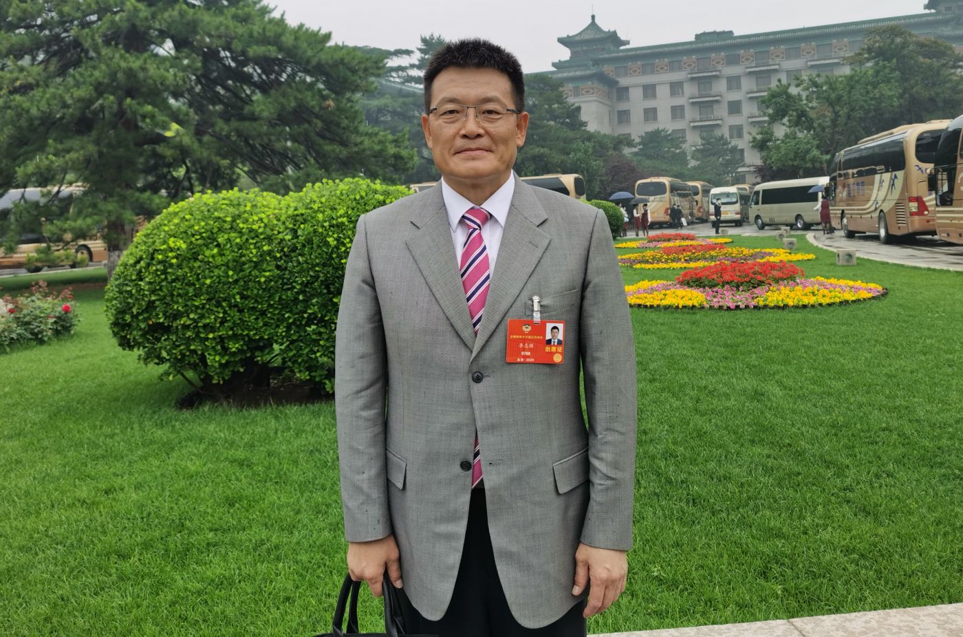 6.全国政协委员、乐投网页版登录入口-乐投（中国）制造院院长、党委副书记李志强
